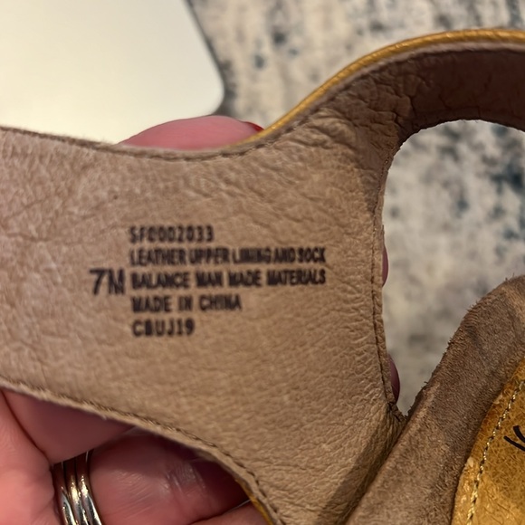 Sofft Yellow Leather Sandals - Picture 5 of 6